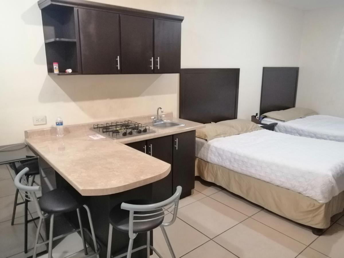 Hgen Rooms & Suites Los Mochis Exterior foto