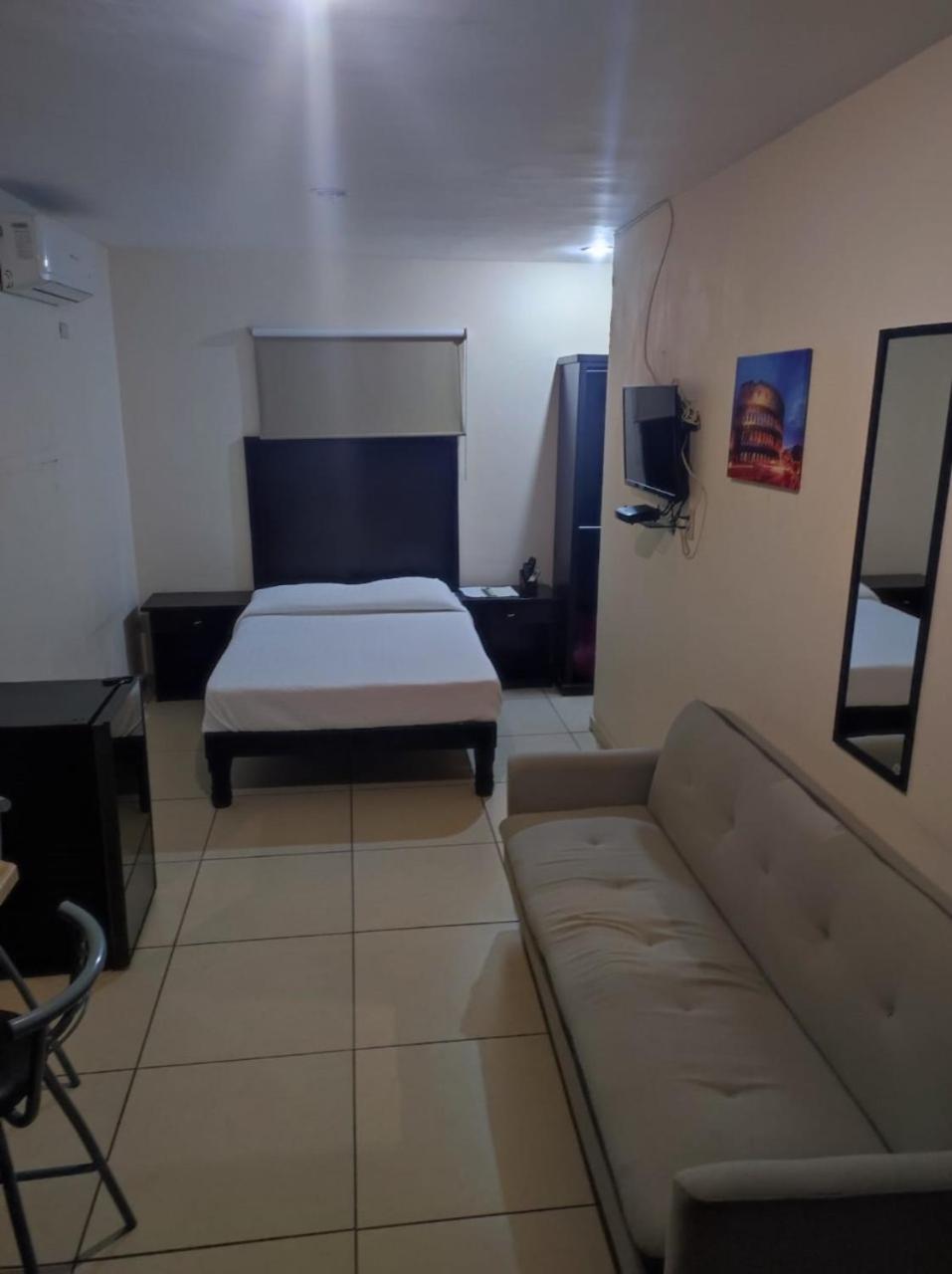 Hgen Rooms & Suites Los Mochis Exterior foto