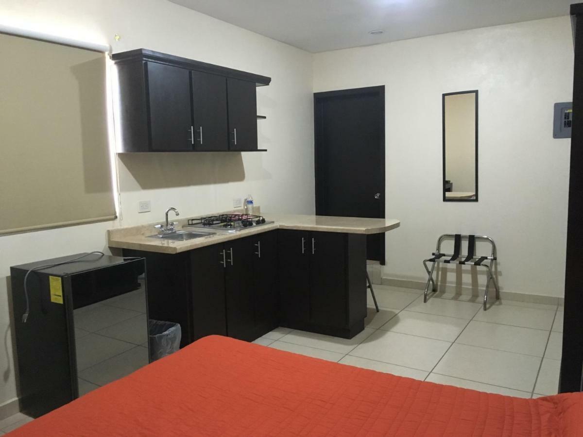 Hgen Rooms & Suites Los Mochis Exterior foto